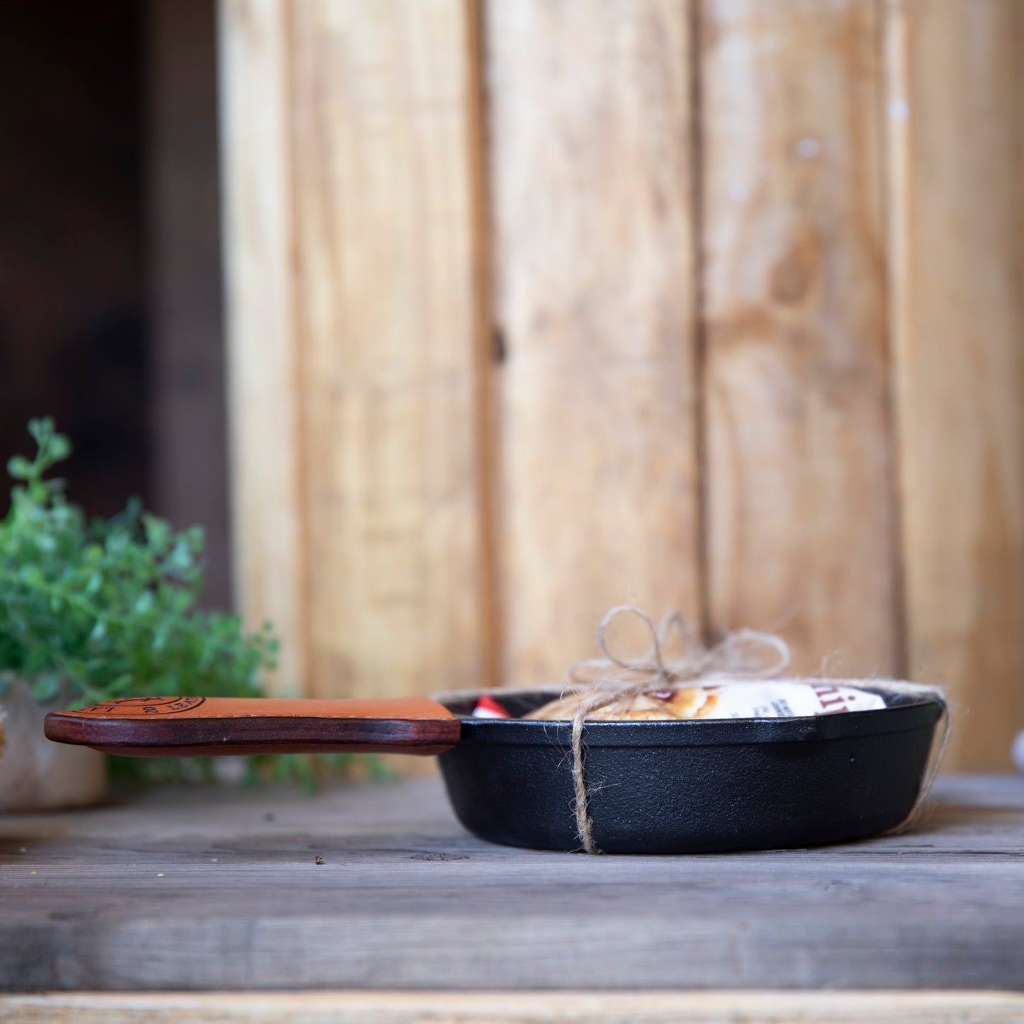 Cast Iron Skillet Leather Handle Cover Gift Set - Lazy 3 Leather Company