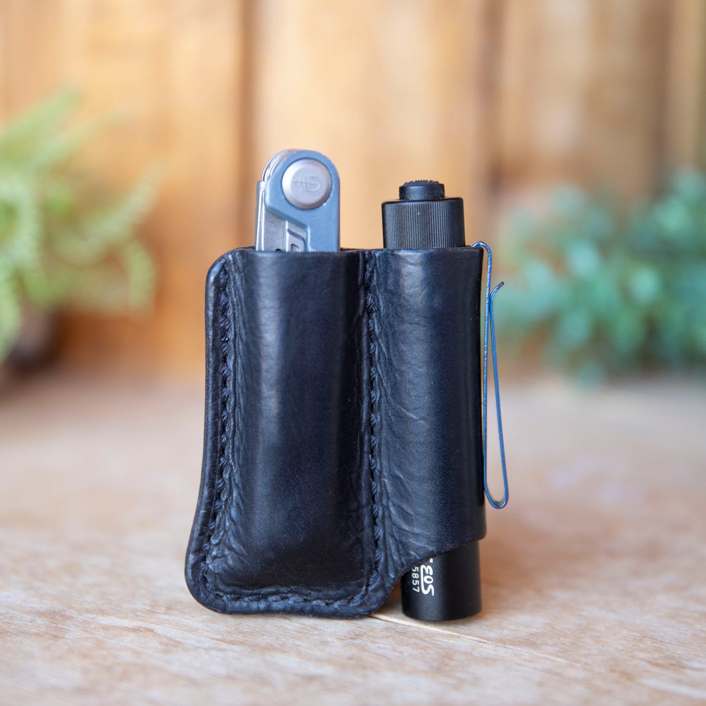 Leather EDC Pocket Organizer – Flashlight & Multi-Tool