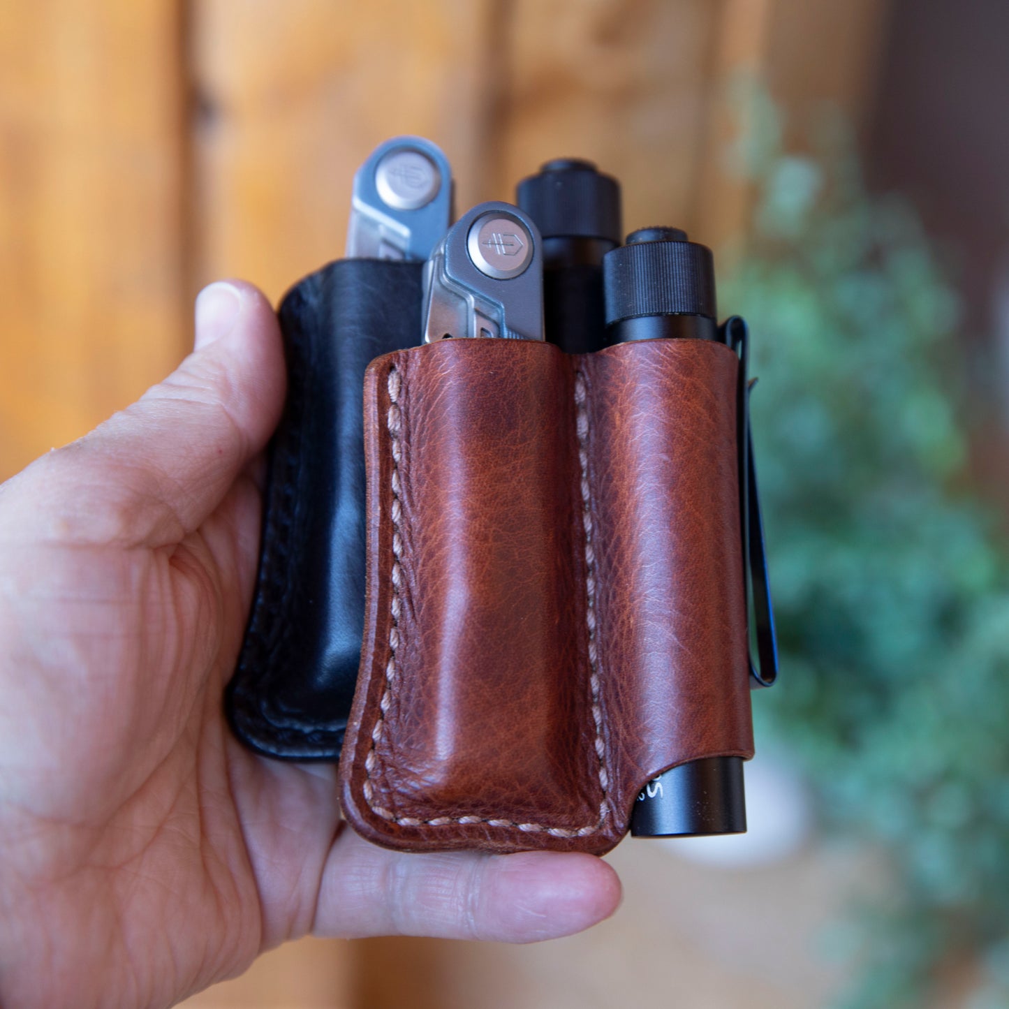 Leather EDC Pocket Organizer – Flashlight & Multi-Tool