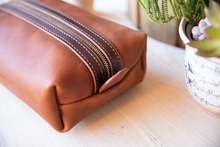 Load image into Gallery viewer, Leather Dopp Shave Bag